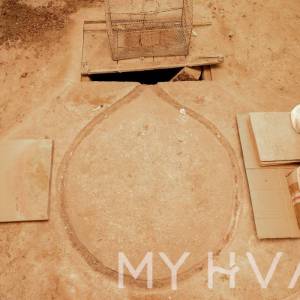 Kuća sa tradicionalnim Dvorom u Dolu