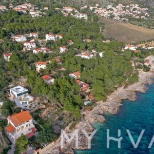 Kuća u Zavali sa pogledom na more