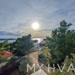 Kuća u Zavali sa pogledom na more