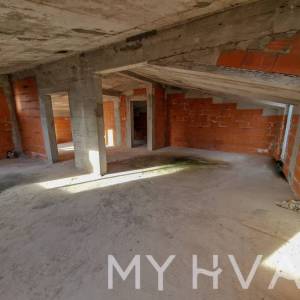 Kuća u Zavali sa pogledom na more