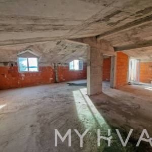 Kuća u Zavali sa pogledom na more