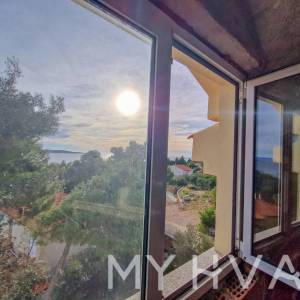 Kuća u Zavali sa pogledom na more