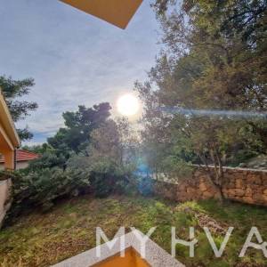 Kuća u Zavali sa pogledom na more