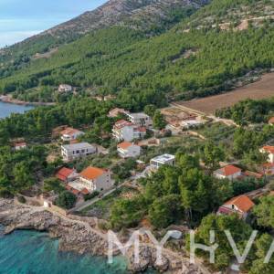 Kuća u Zavali sa pogledom na more