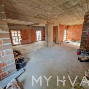 Kuća u Zavali sa pogledom na more