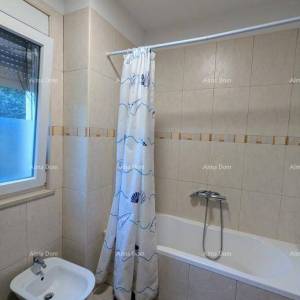 LABIN, Apartman s pogledom na more i vrtom