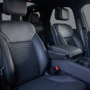 Land Rover Discovery R-DYN SE 3.0