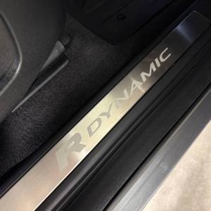 Land Rover Discovery Sport R-DYN S 1.5 300 PHEV - 3 godine jamstva