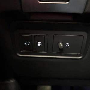 Land Rover Discovery Sport R-DYN S 1.5 300 PHEV - 3 godine jamstva