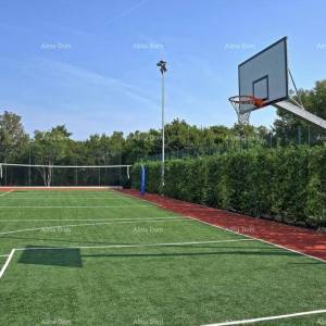 Lijepa, moderna kamena Kuća blizu Kanfanara.