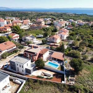 Ližnjan – Apartmanska kuća s bazenom, 460 m².