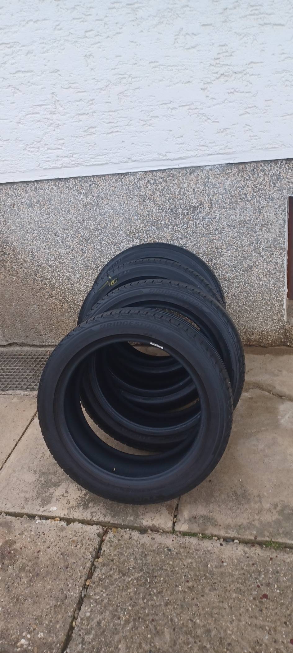 LJETNJE GUME BRIDGESTONE 215/50 R18