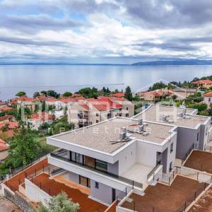 LOVRAN - Vrhunska novogradnja s pogledom na more
