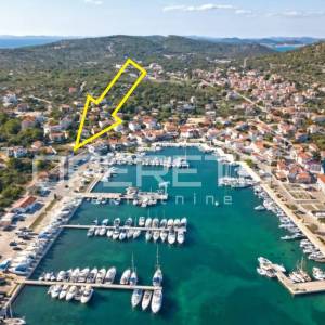 Luksuzna kuća s bazenom, 50m od mora