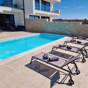 Luksuzna kuća s bazenom u srcu Istre.