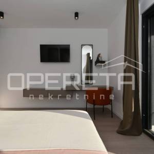 Luksuzna moderna vila s panoramskim pogledom na Split – Klis