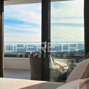 Luksuzna moderna vila s panoramskim pogledom na Split – Klis