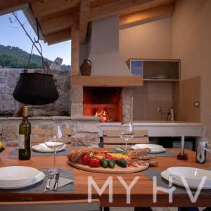 Luksuzna seoska vila s bazenom u Dolu