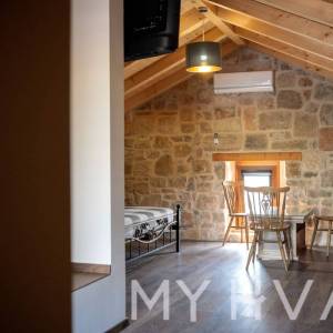 Luksuzna seoska vila s bazenom u Dolu