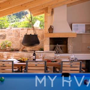 Luksuzna seoska vila s bazenom u Dolu