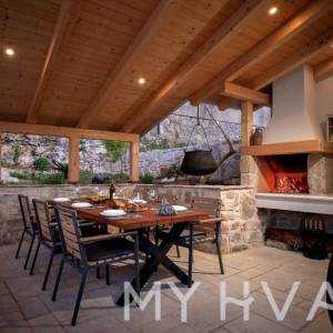 Luksuzna seoska vila s bazenom u Dolu