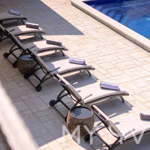 Luksuzna seoska vila s bazenom u Dolu