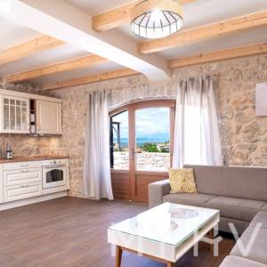 Luksuzna seoska vila s bazenom u Dolu