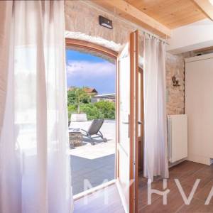 Luksuzna seoska vila s bazenom u Dolu