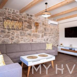 Luksuzna seoska vila s bazenom u Dolu