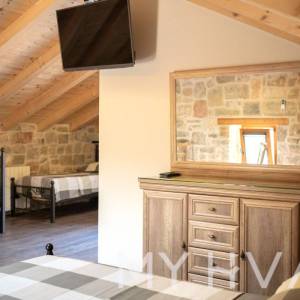 Luksuzna seoska vila s bazenom u Dolu