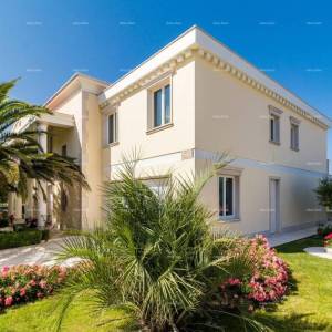 Luksuzna vila prvi red do mora ! Umag Crveni Vrh.