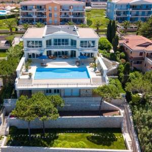 Luksuzna vila prvi red do mora ! Umag Crveni Vrh.