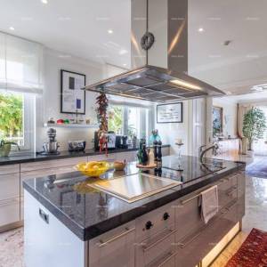 Luksuzna vila prvi red do mora ! Umag Crveni Vrh.