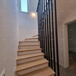 Luksuzni dvoetažni stan s pogledom na more!