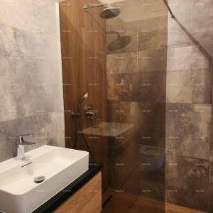 Luksuzni stan s bazenom, novogradnja --Banjole, Volme!