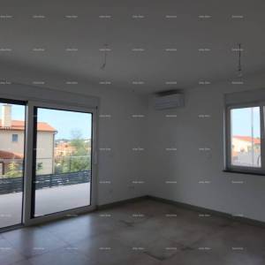 Luksuzni stan s bazenom, novogradnja --Banjole, Volme!