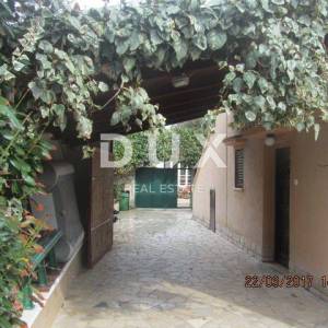 MALI LOŠINJ, ARTATORE - Kuća sa tri apartmana i razrađenim turizmom