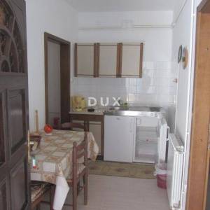 MALI LOŠINJ, ARTATORE - Kuća sa tri apartmana i razrađenim turizmom