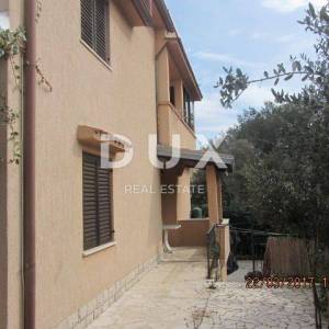 MALI LOŠINJ, ARTATORE - Kuća sa tri apartmana i razrađenim turizmom