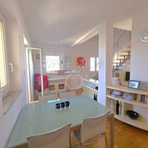 Malinska, apartman s pogledom na more, blizina centra!