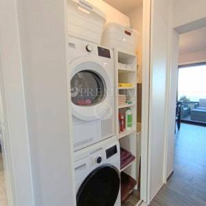 Malinska, apartman s prostranom terasom u urbanoj vili!