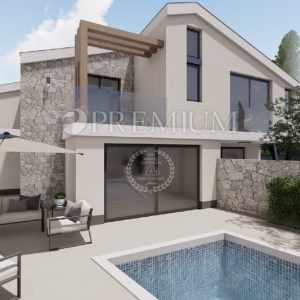 Malinska, kuća s bazenom na rubu građevinske zone!