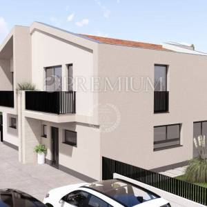 Malinska, kuća s bazenom na rubu građevinske zone!