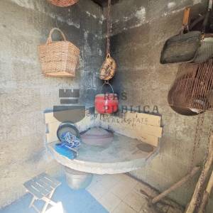 MANJA KUĆA NA OTOKU MLJETU