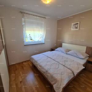 Medulin! Kuća sa 6 zasebnih stambenih jedinica!