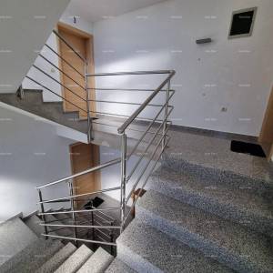 Medulin! Kuća sa 6 zasebnih stambenih jedinica!