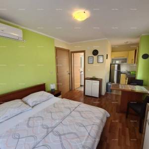 Medulin! Kuća sa 6 zasebnih stambenih jedinica!