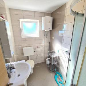 Medulin! Kuća sa 6 zasebnih stambenih jedinica!