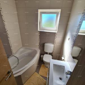 Medulin! Kuća sa 6 zasebnih stambenih jedinica!