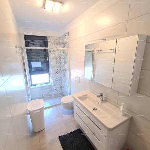 Medulin! Novogradnja! Prodaja potpuno opremljenog stana.